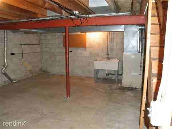 102 N Racine Ave - Photo 3 of 14