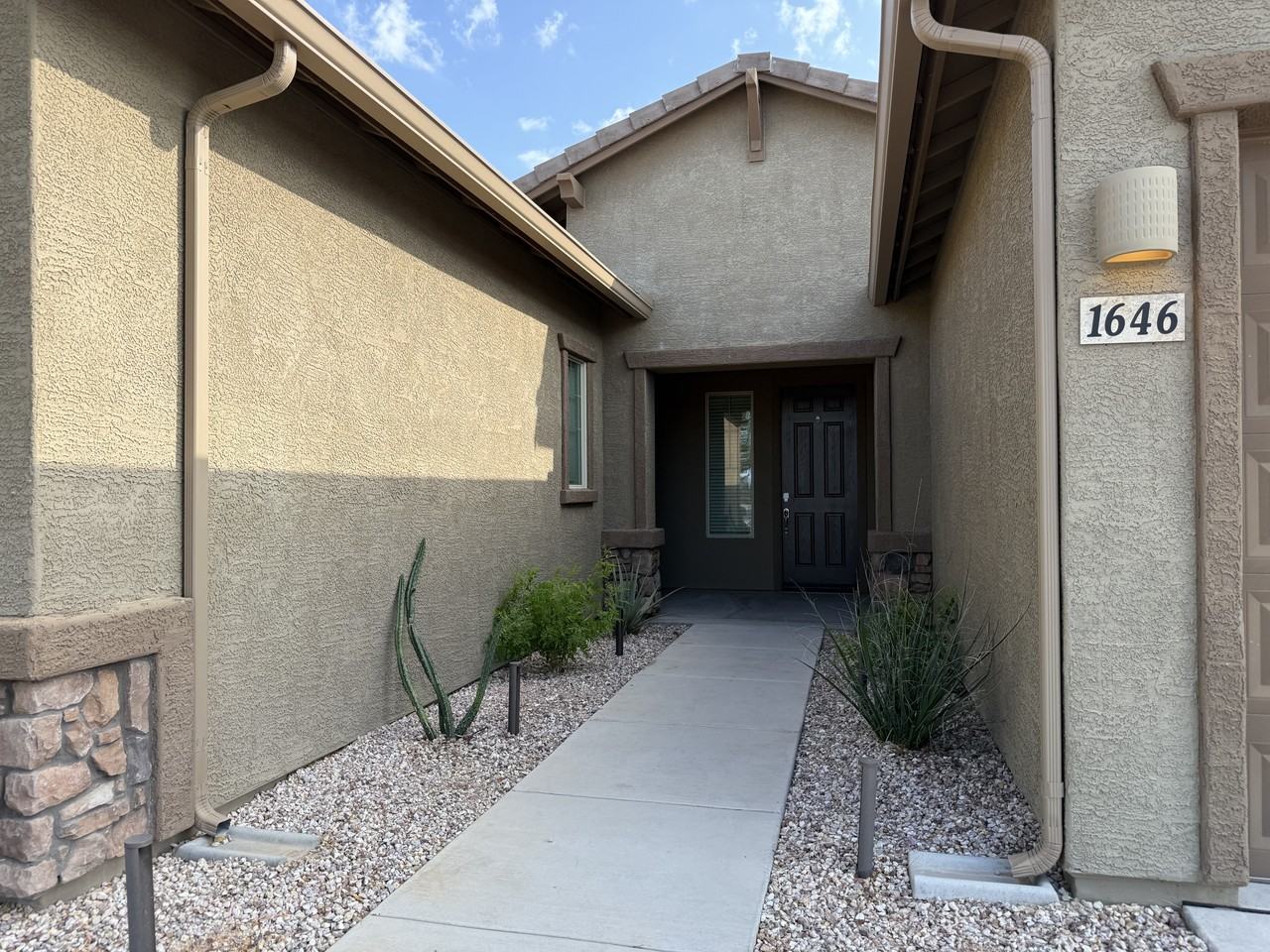 1646 W Aristides St - Photo 3 of 48