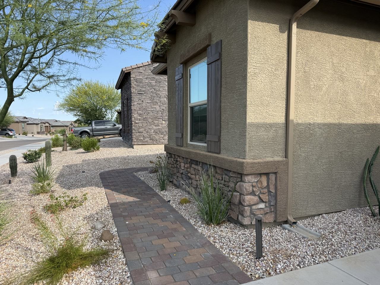 1646 W Aristides St - Photo 4 of 48