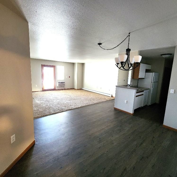 394 Pine Tree Dr - Photo 5 of 8