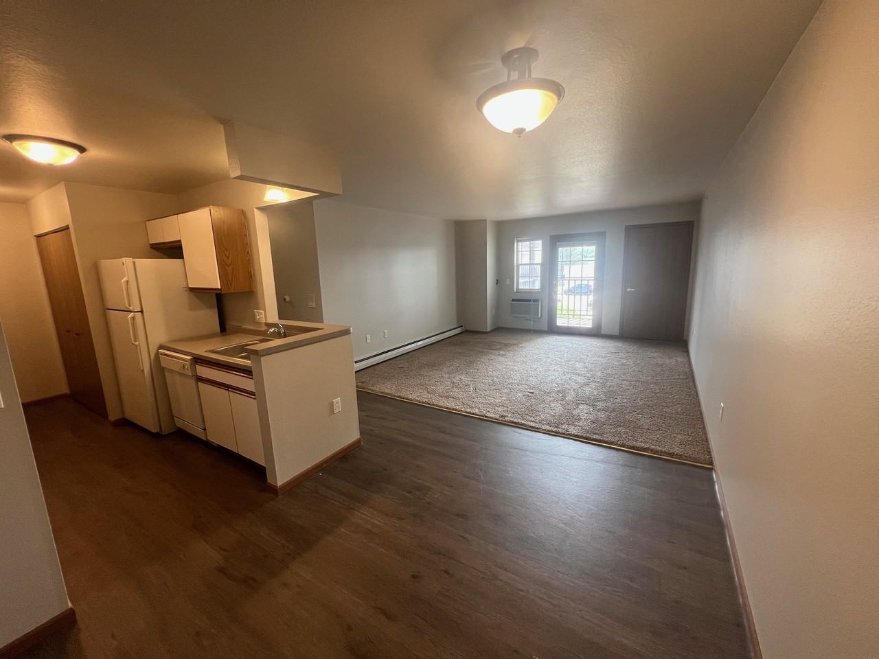 1016 Primrose Ln - Photo 5 of 11