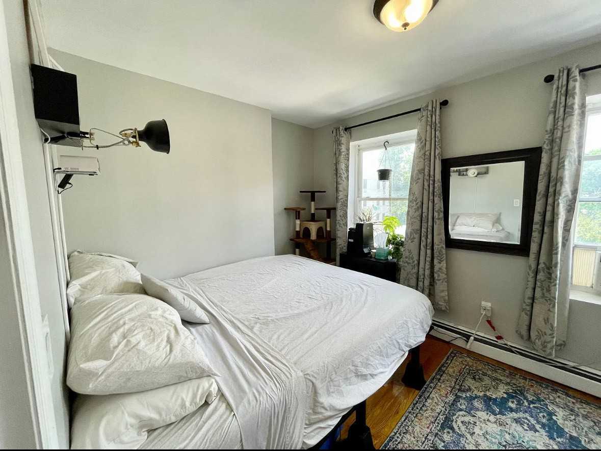 59 Saint Pauls Ave #3R - Photo 3 of 7