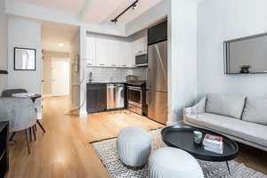 featured image of 95 Wall St #915