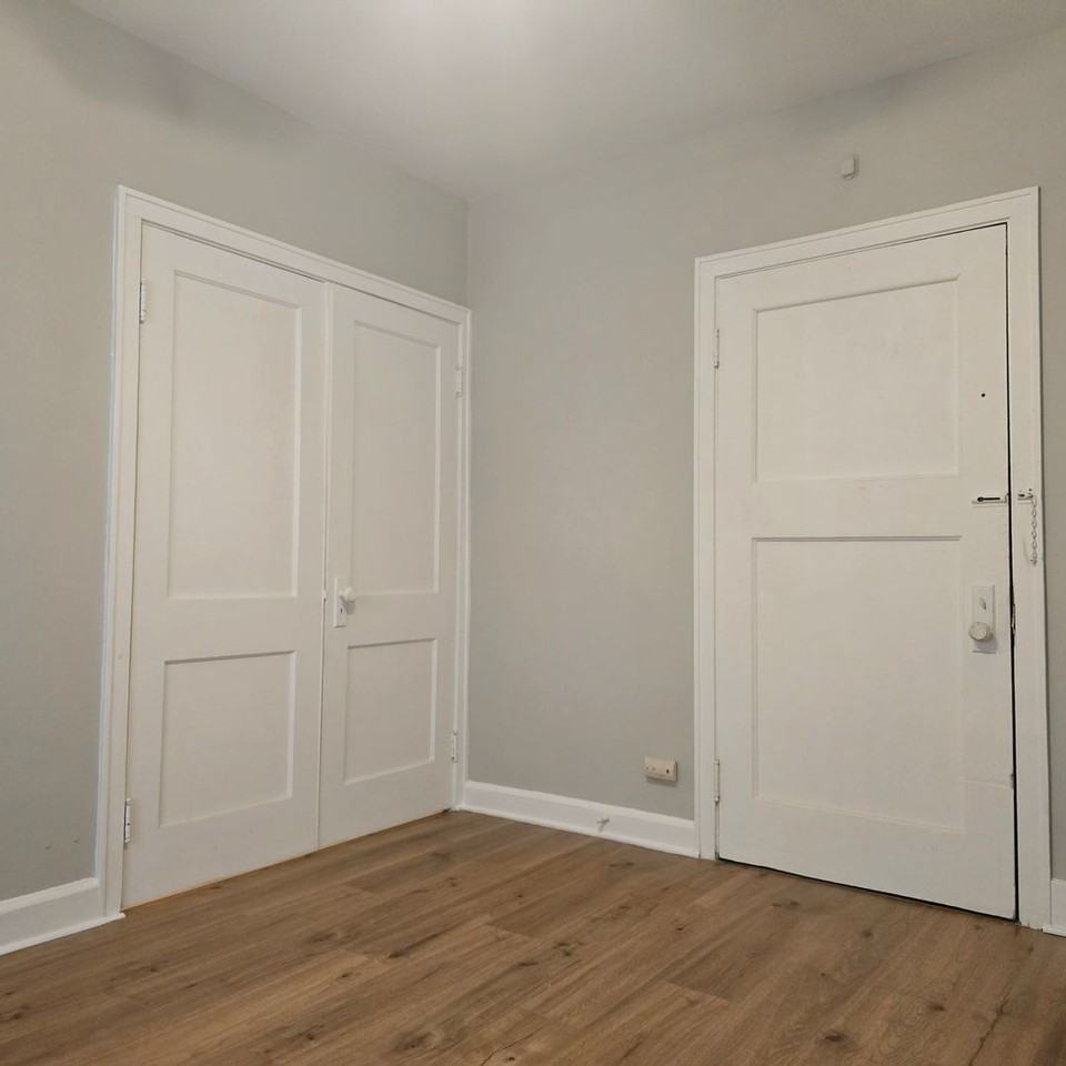 Lower East Side Milwaukee Studio and One bed Apartments - Photo 3 of 9