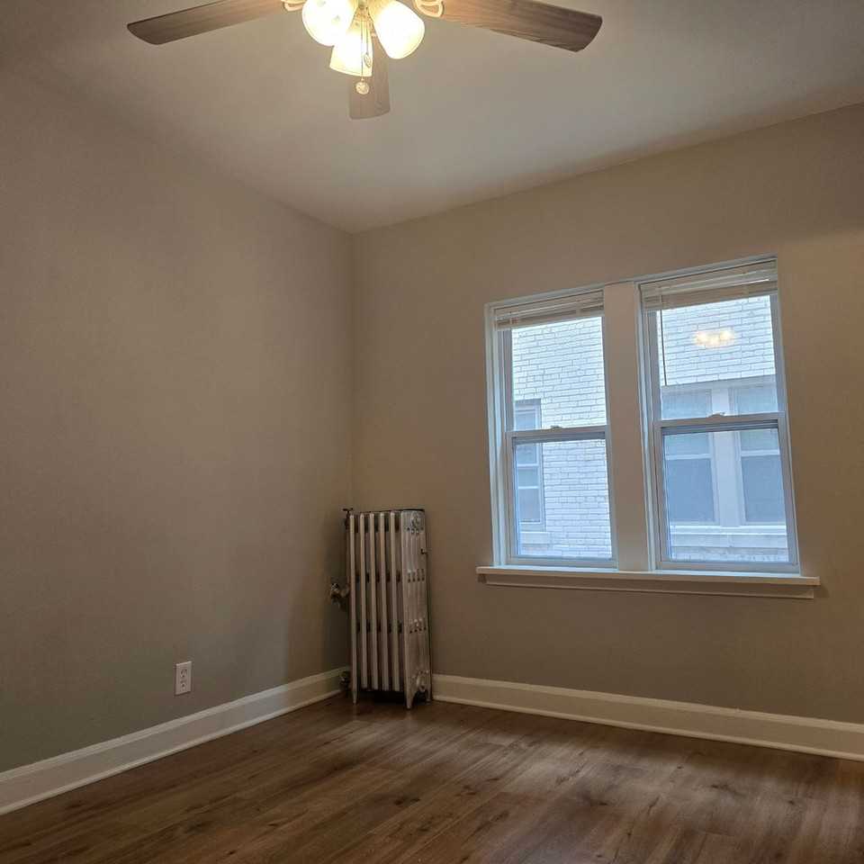 Lower East Side Milwaukee Studio and One bed Apartments - Photo 5 of 9