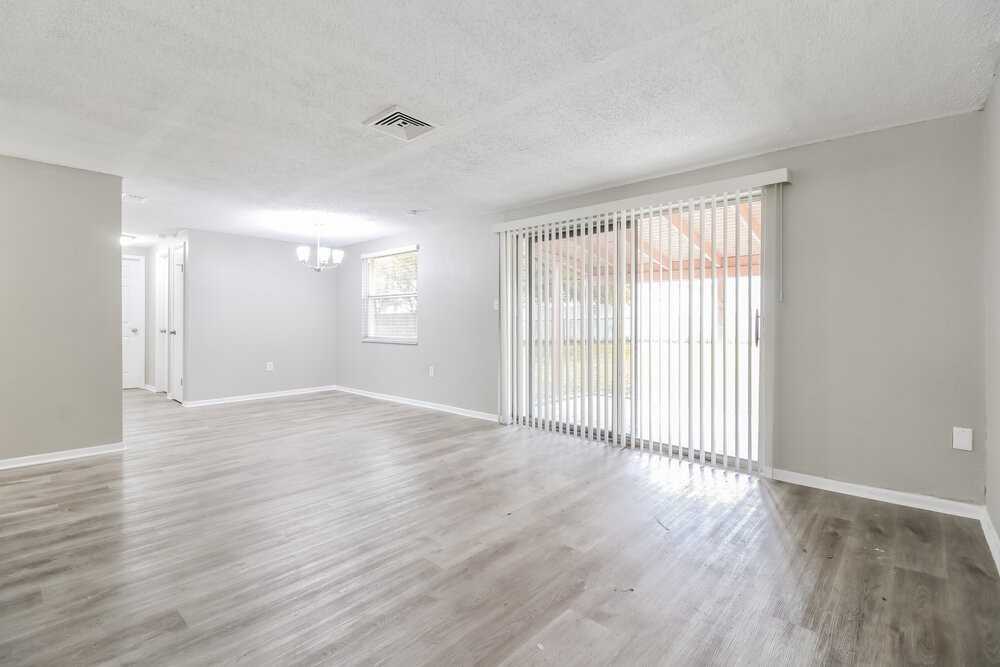 27084 Roper Rd - Photo 4 of 16