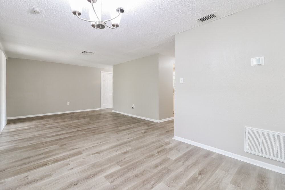 27084 Roper Rd - Photo 5 of 16