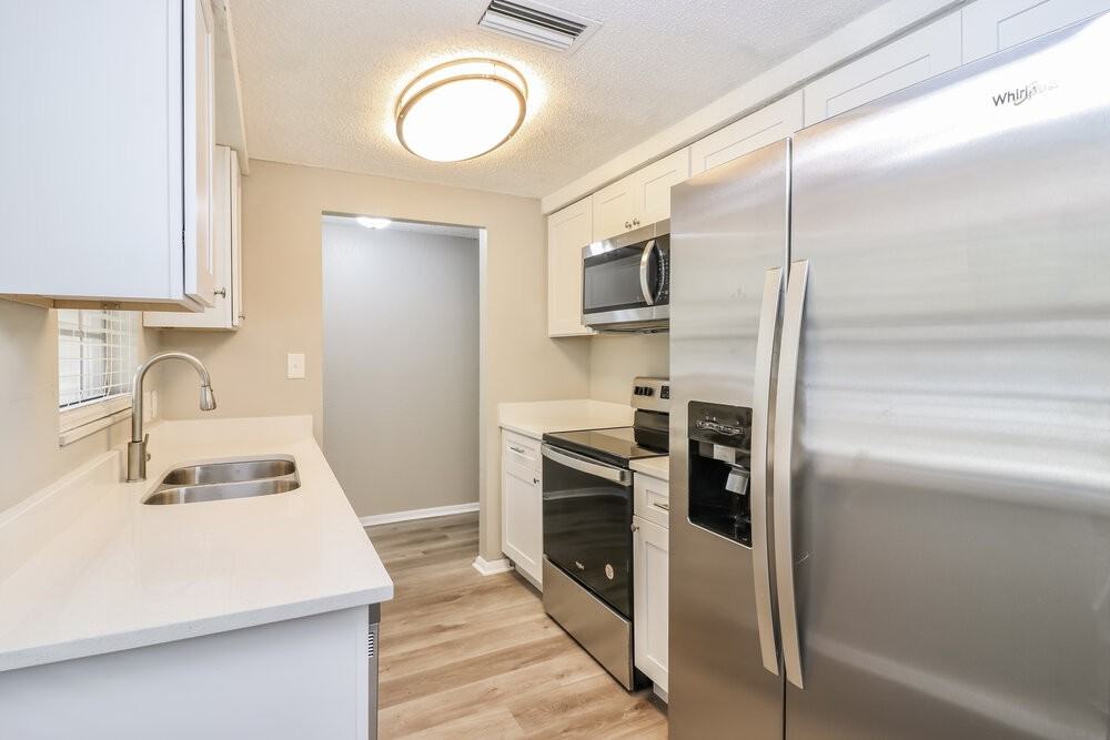 27084 Roper Rd - Photo 7 of 16