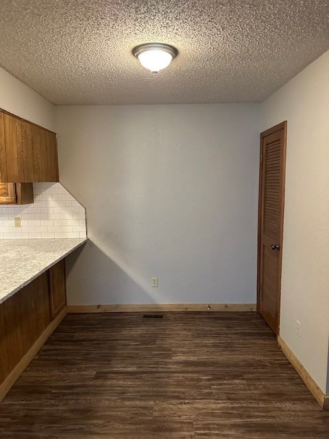 13733 Fairhill Avenue - Photo 6 of 15