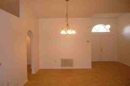 5055 Fiske Cir - Photo 3 of 19