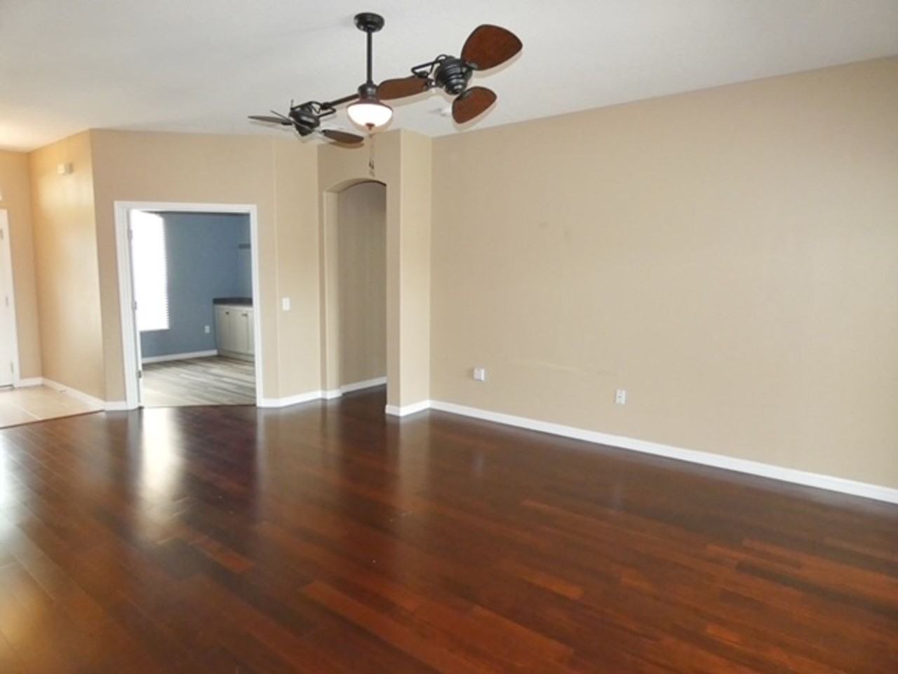 2630 Lookout Ln - Photo 4 of 37
