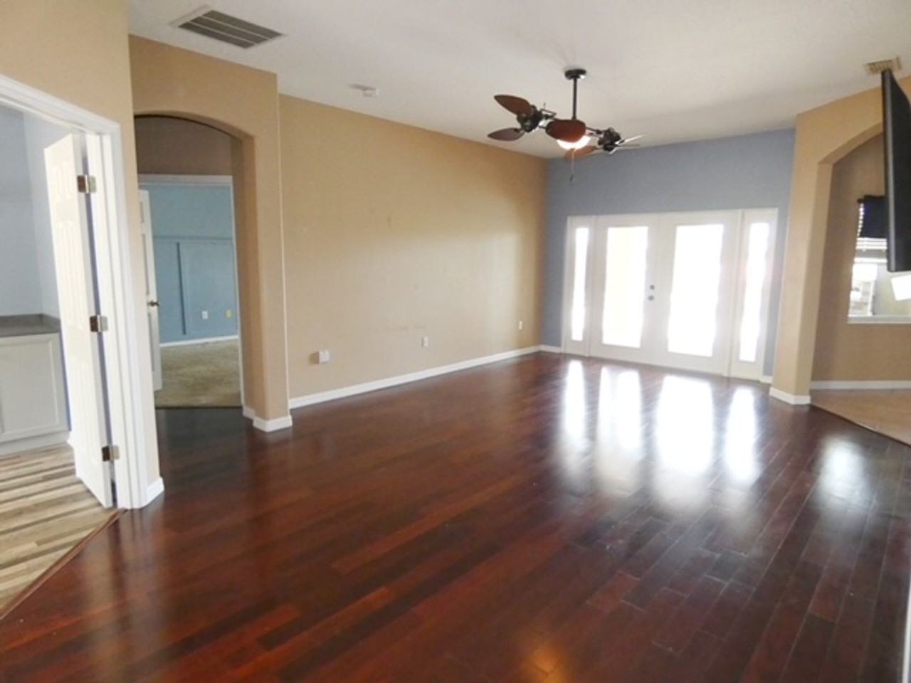 2630 Lookout Ln - Photo 5 of 37