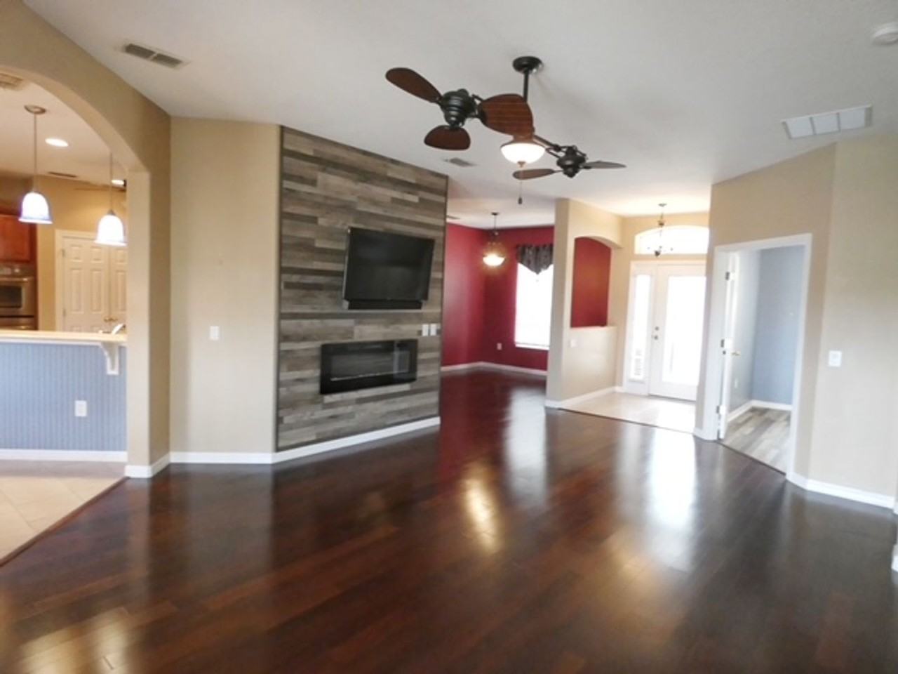 2630 Lookout Ln - Photo 7 of 37