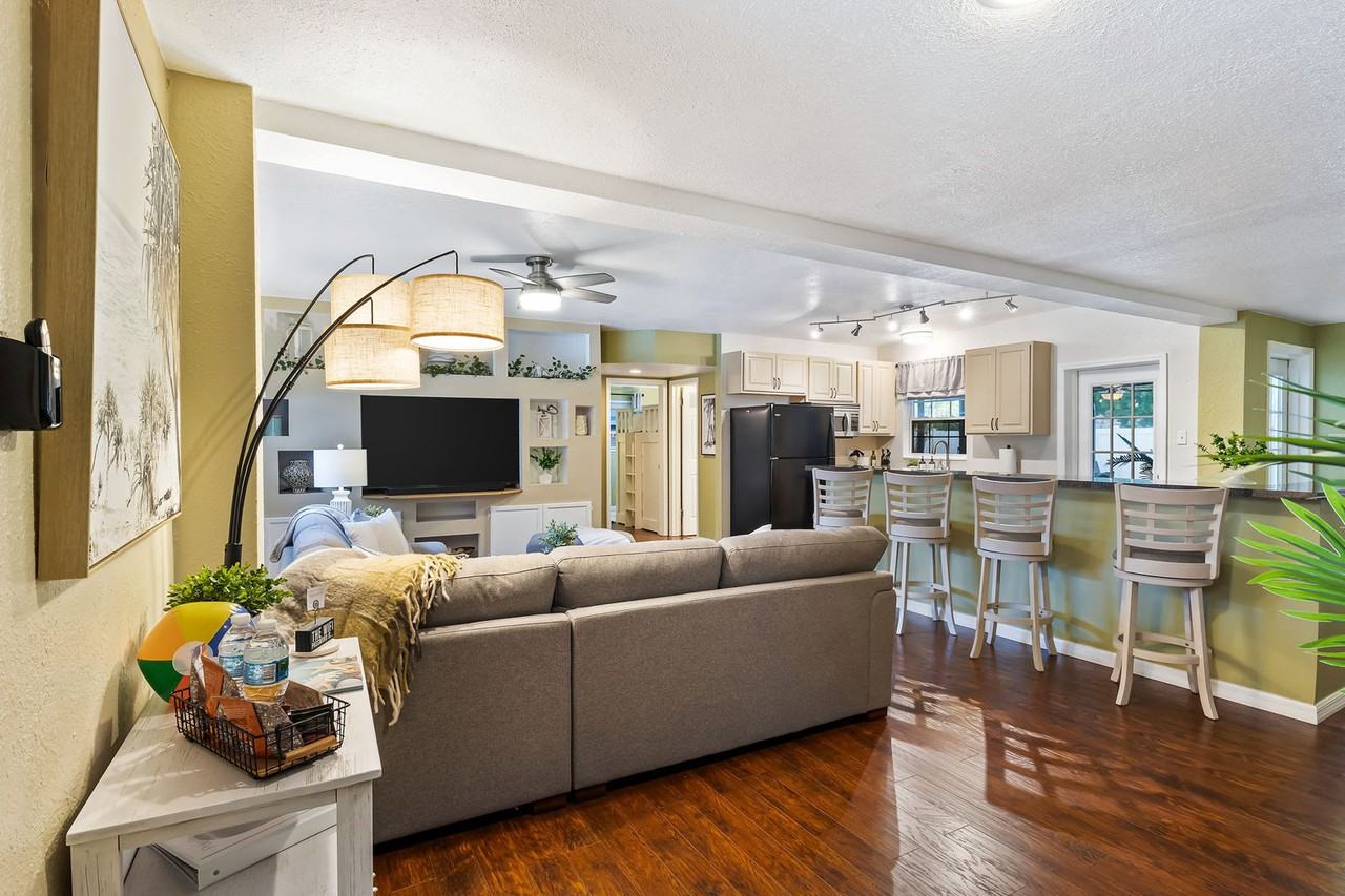 10314 66th Ave #1035607P - Photo 4 of 45