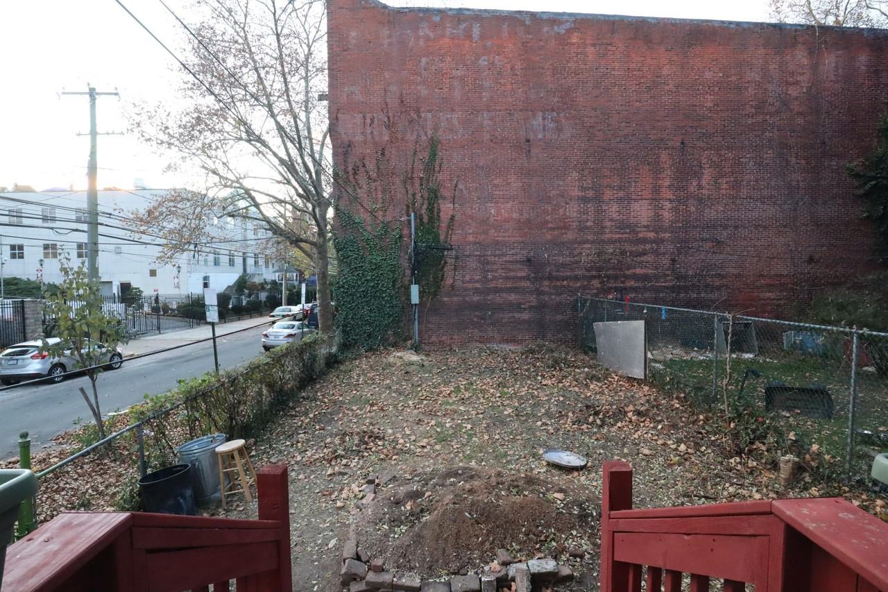 110 S 42nd St #1R - Photo 7 of 17