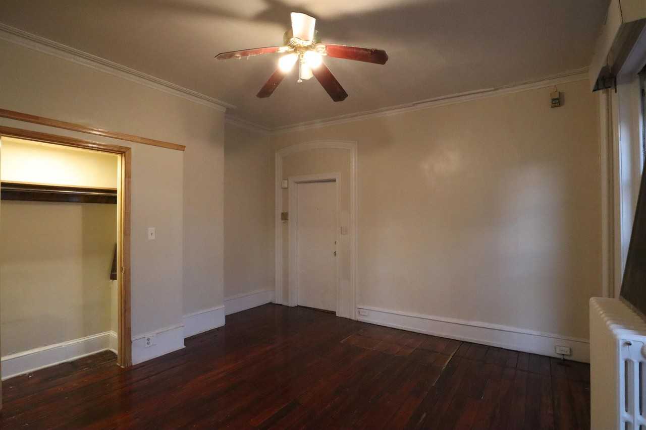 110 S 42nd St #1R - Photo 7 of 17