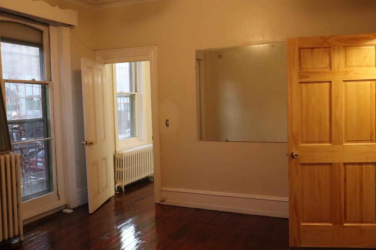 110 S 42nd St #1R - Photo 2 of 17