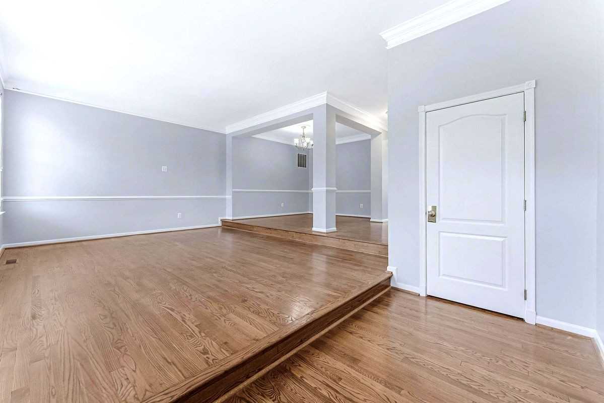 43627 Picketts Corner Ter - Photo 2 of 23