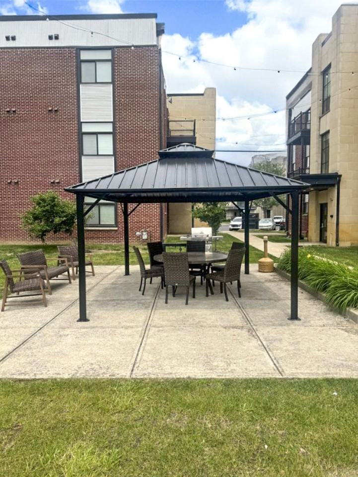 Stadium Lofts - Photo 5 of 50