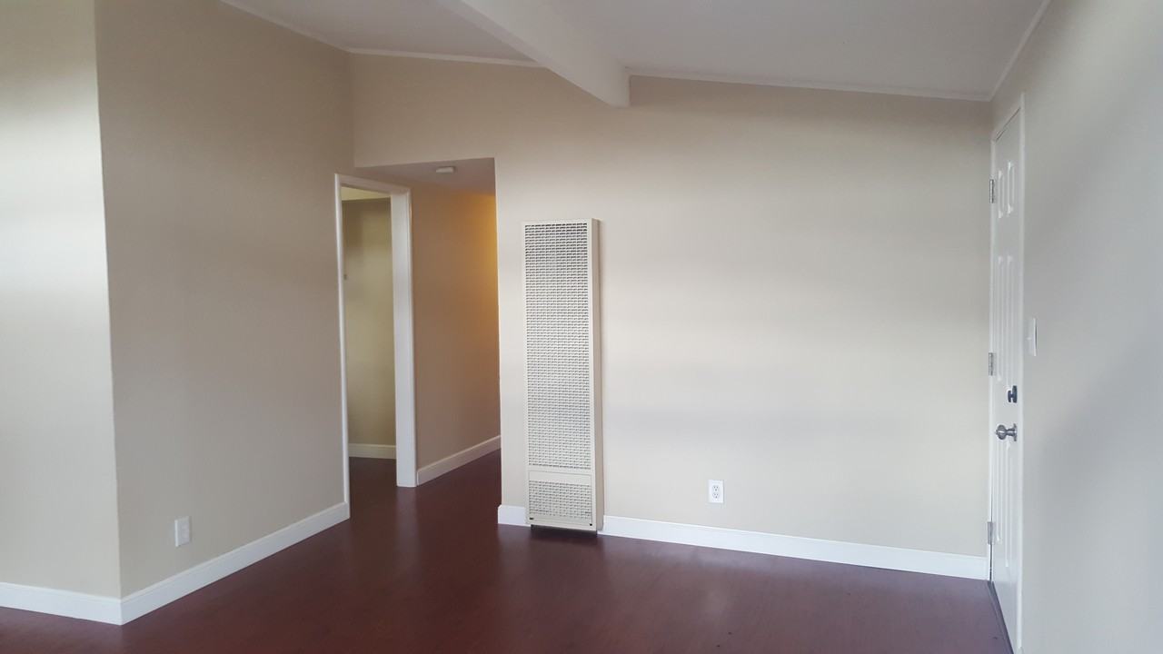 1707 Bermuda Way - Photo 2 of 17