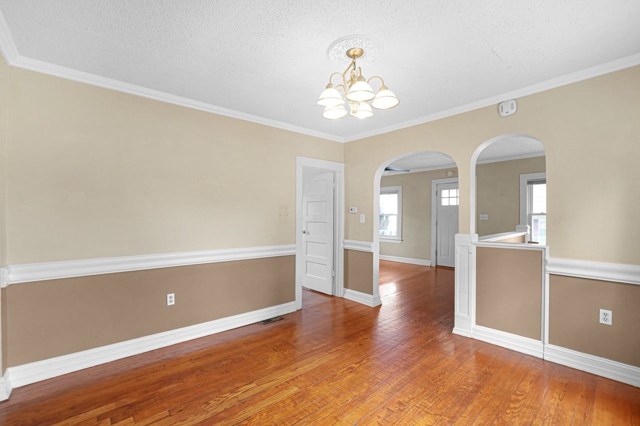 2712 1st Street South - Photo 3 of 33