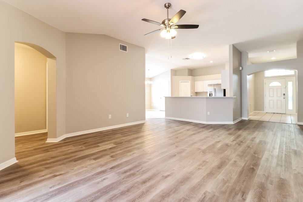 3304 Pin Oak Ln - Photo 5 of 16