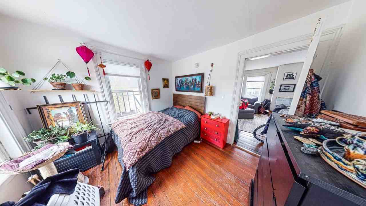 934 State St #4 - Photo 3 of 23