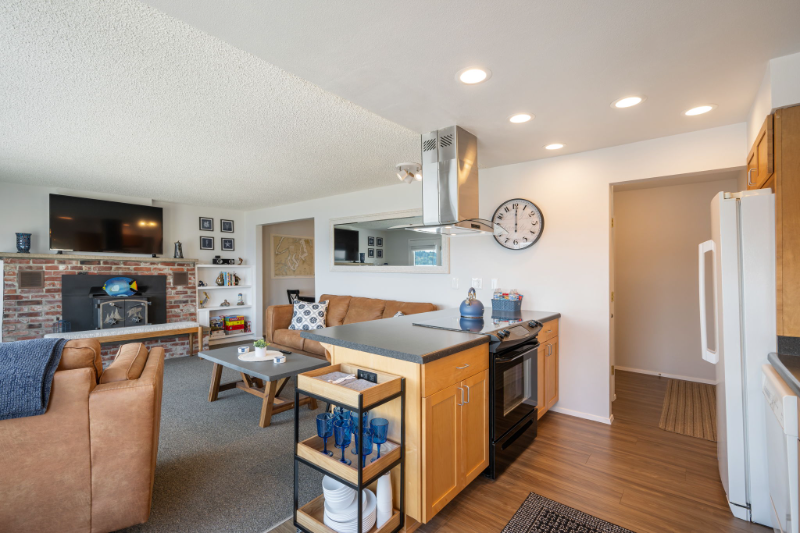 13501 Hidden Valley Rd Nw - Photo 6 of 20