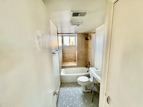 2122 N 12th St #3 - Photo 6 of 9