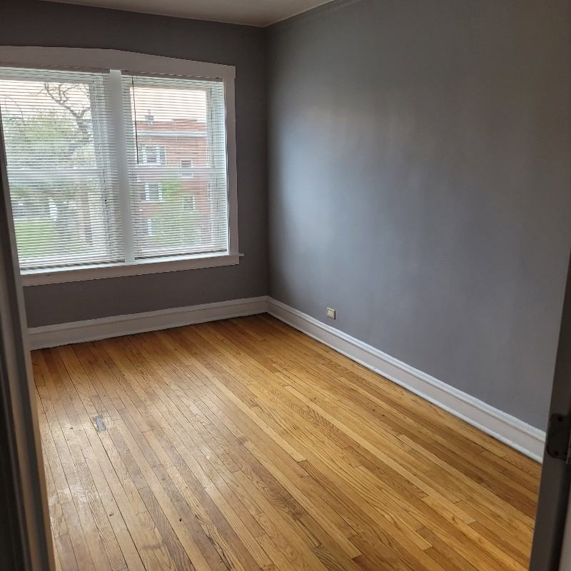 6621 South Greenwood Avenue #2 - Photo 5 of 10