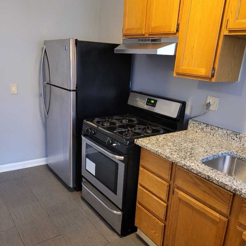 6621 South Greenwood Avenue #2 - Photo 6 of 10