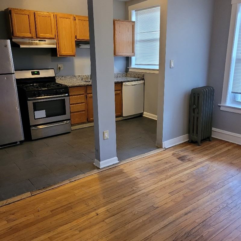 6621 South Greenwood Avenue #2 - Photo 7 of 10