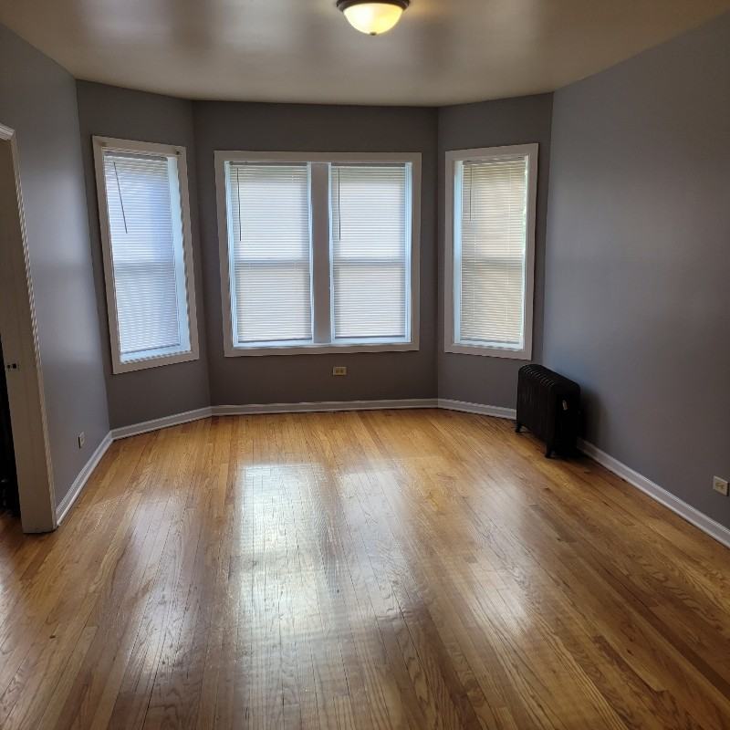 6629 South Greenwood Avenue #3 - Photo 2 of 11