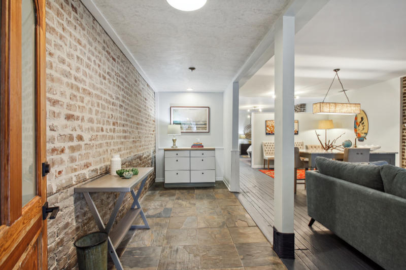 208 W Hall St #B - Photo 3 of 20