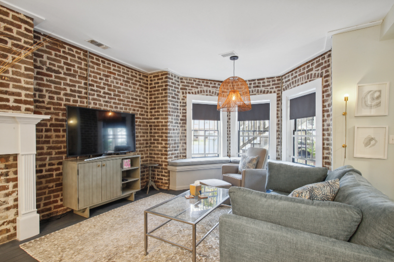 208 W Hall St #B - Photo 4 of 20