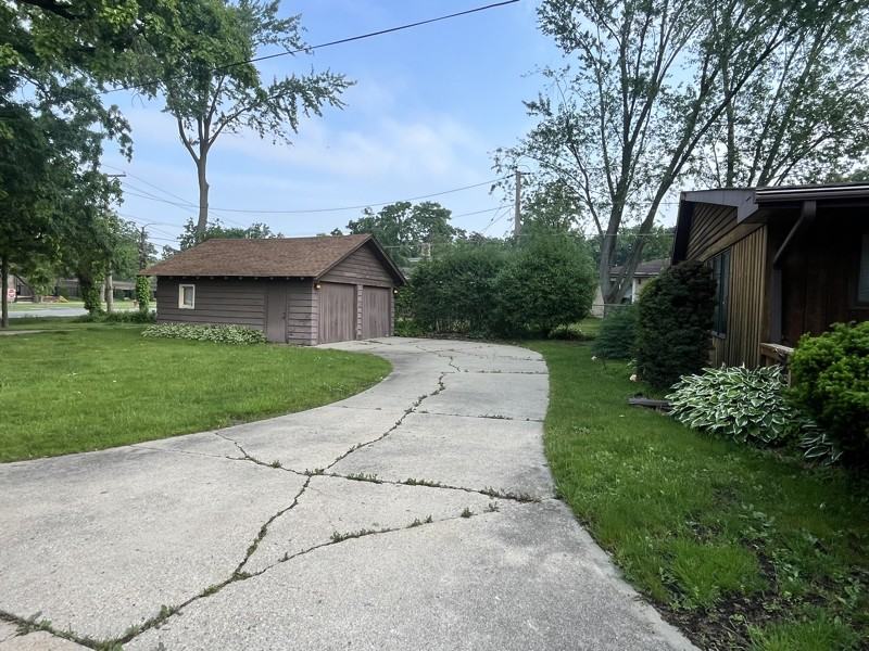 203 S Wood Dale Rd - Photo 3 of 4