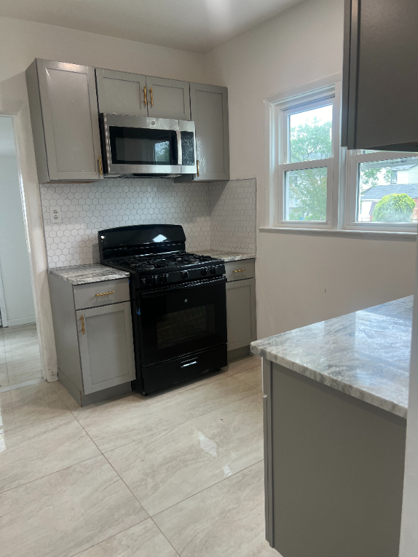 112 Jefferson St - Photo 3 of 7