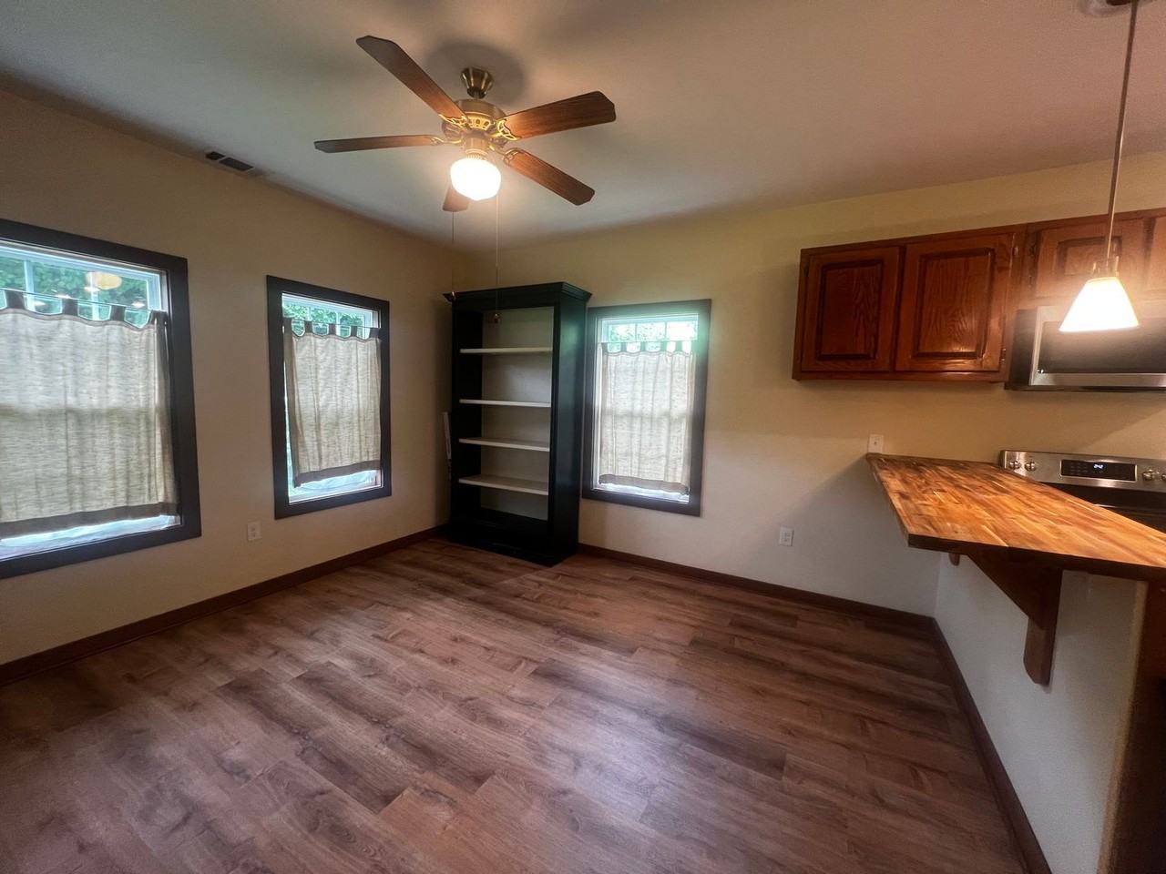724 Brockton Rd - Photo 4 of 15