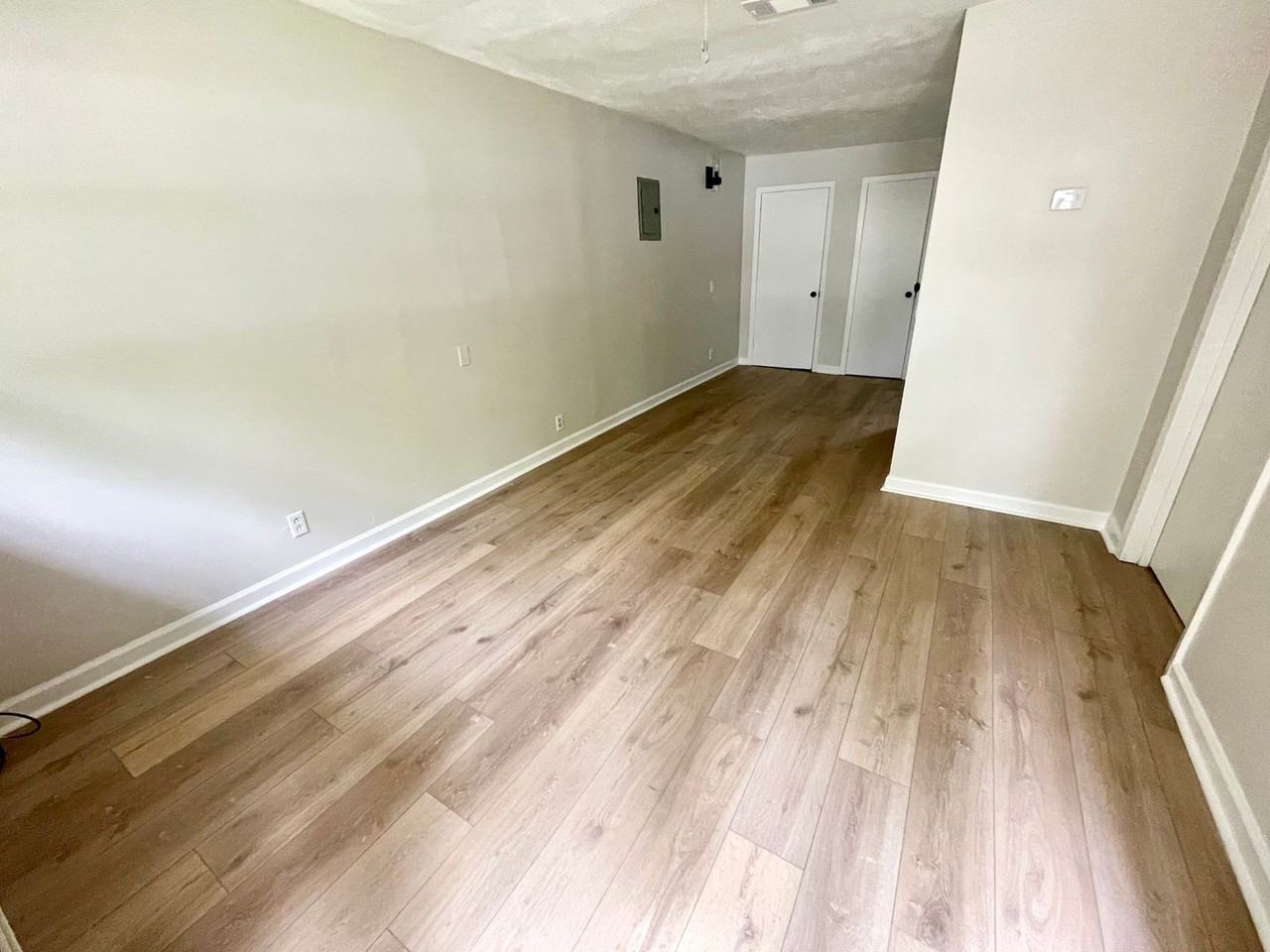 215 Harrell St - Photo 2 of 7