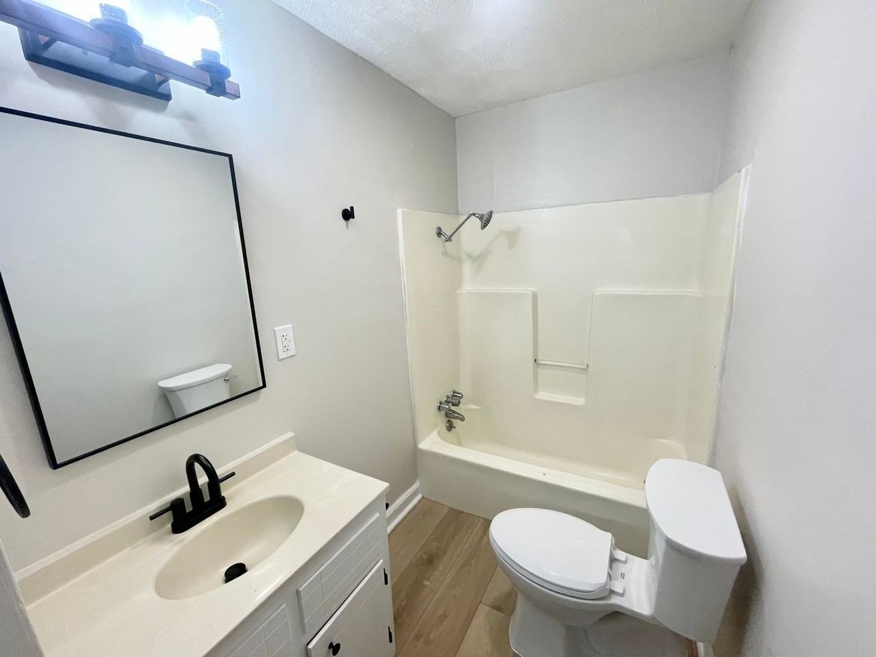 215 Harrell St - Photo 7 of 7