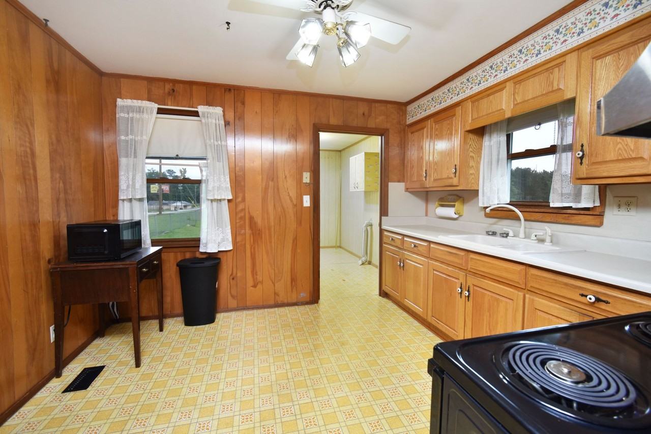 2516 Meadowbrook Dr - Photo 3 of 22