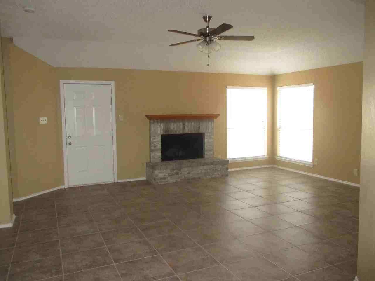 2720 Clovermeadow Dr - Photo 3 of 38