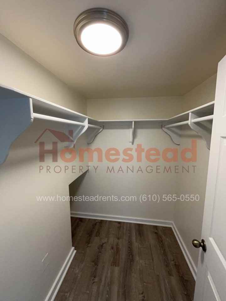 26 Railroad Ave - Photo 3 of 36