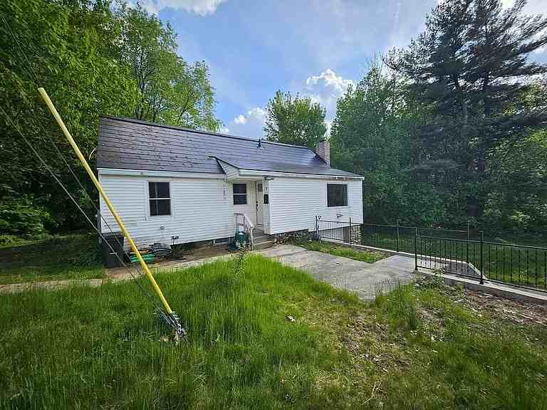 7 Darrow St #NA - Photo 4 of 10