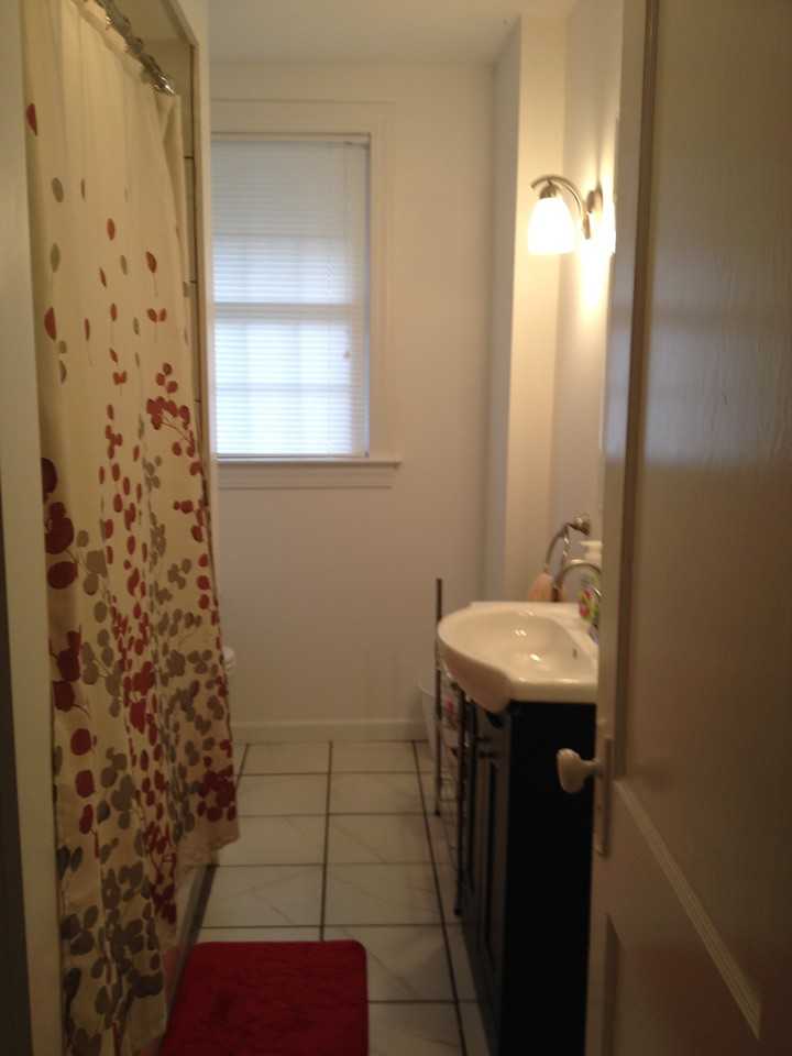 718 Floyd Ave #NA - Photo 2 of 9