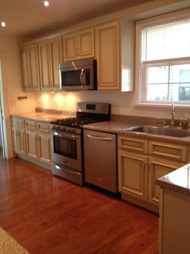 718 Floyd Ave #NA - Photo 3 of 9