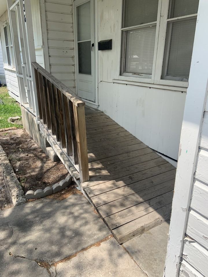 336 S Chiltipin St #NA - Photo 3 of 12