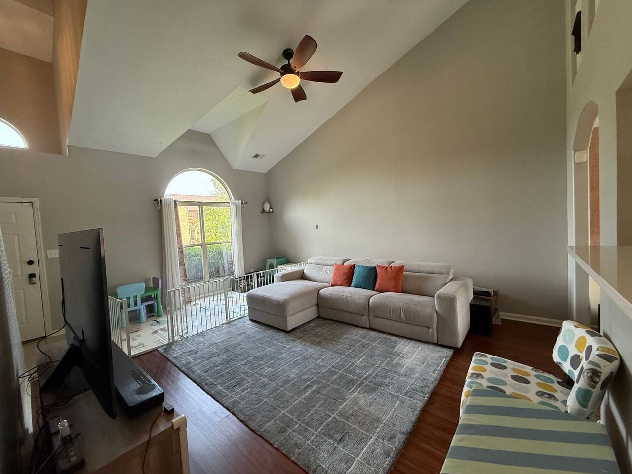 2765 Mable Ln - Photo 4 of 23