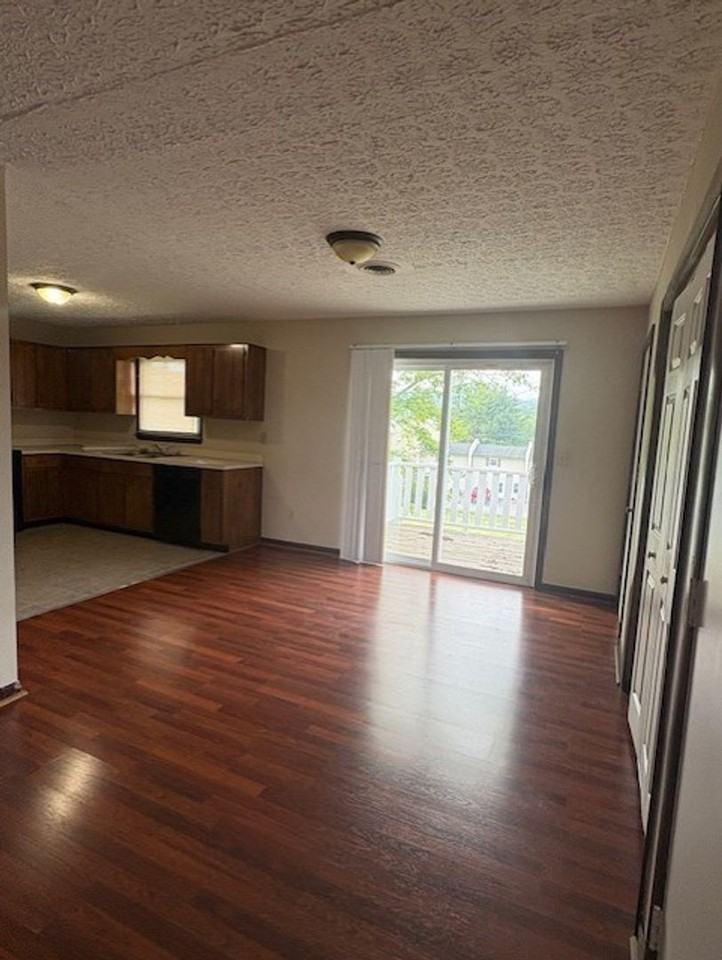 16289 Flamingo Dr - Photo 2 of 5