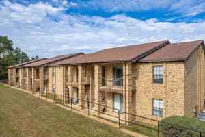 featured image of 1710 E Starr Ave